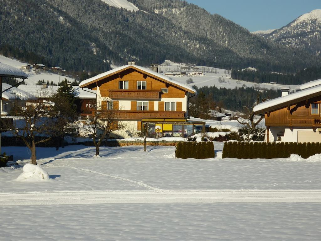 Haus Gabriela Hotell Itter Rum bild
