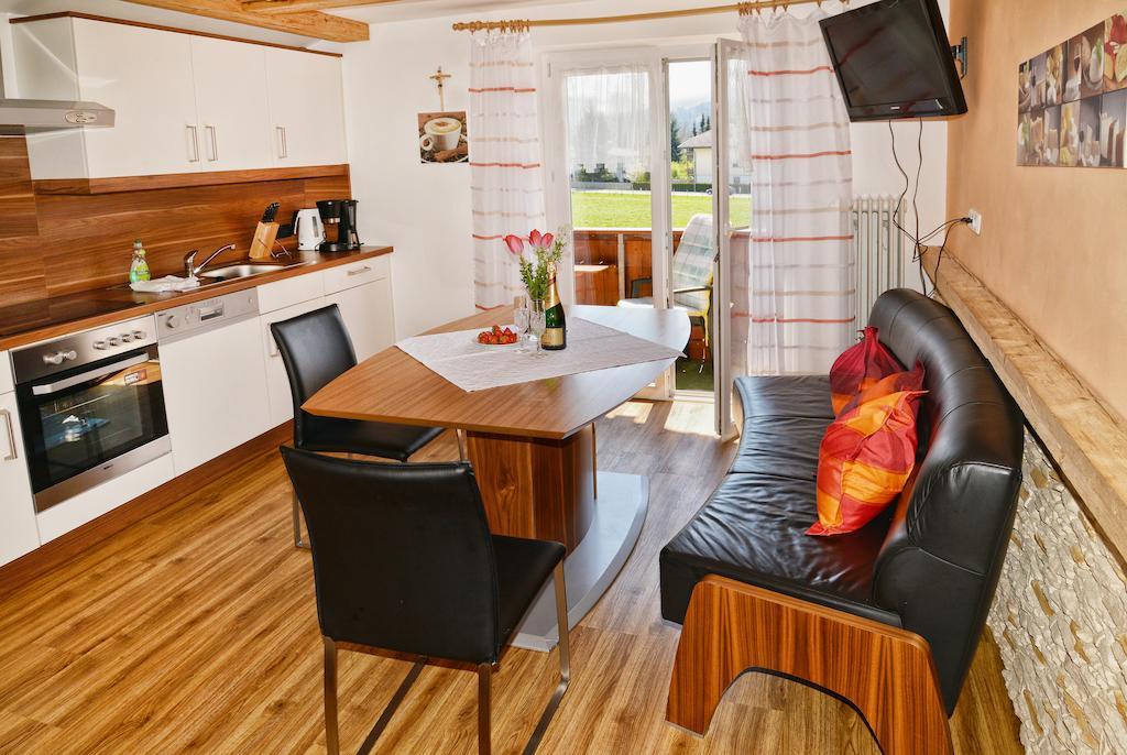 Haus Gabriela Hotell Itter Rum bild
